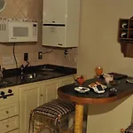 Reina Victoria Suites & Towers